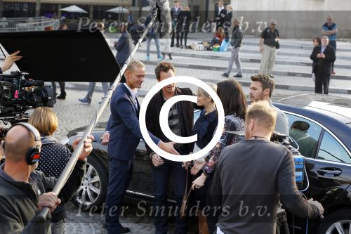 Amsterdam 30 september 2014
Kelly Kruger, Darin Brooks, Kim Matula, Scott Clifton, Ashleigh Brewer en Ferry Doedens uit de Amerikaanse soapserie The Bold and the Beautiful tijdens opnames op de dam in Amsterdam.