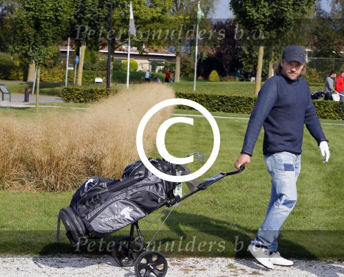 Dronten 22 september 2014
Golfwedstrijd voor stichting pijn tegen kanker van Ernst daniel Smid op de golfbaan van Dronten. Ferry Somogyi
