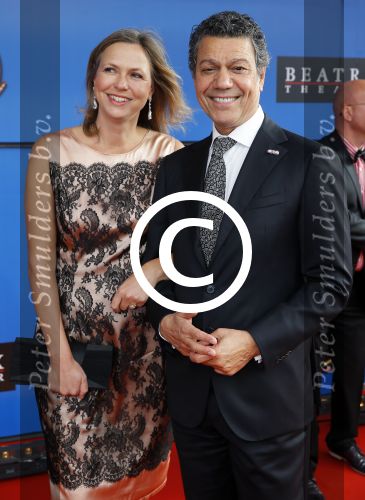 Utrecht 21 september 2014
Premiere moeder ik wil bij de revue in het beatrixtheater. Frank Sanders met directrice Carre