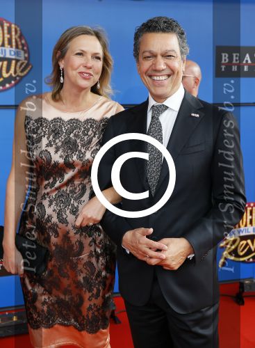 Utrecht 21 september 2014
Premiere moeder ik wil bij de revue in het beatrixtheater. Frank Sanders met directrice Carre