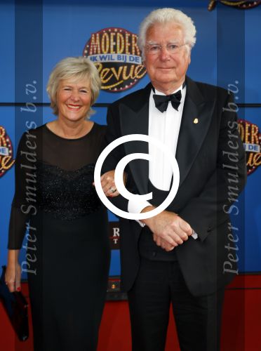 Utrecht 21 september 2014
Premiere moeder ik wil bij de revue in het beatrixtheater. Gerard Cox met een vriendin