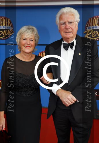 Utrecht 21 september 2014
Premiere moeder ik wil bij de revue in het beatrixtheater. Gerard Cox met eenvriendin