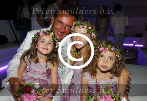 ibiza 26 september 2014
Trouwen Patty Brard en Antoine de Vijver bij babylon beach op ibiza.
Gerard Joling met Jackie en Romy