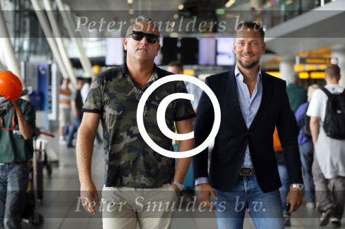 Schiphol 29 september 2014
Gordon met zijn nieuwe vriend Roelof v d Veen op schiphol voor vertrek naar Dubai voor opnames Goor en Geer met Gerard Joling.