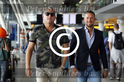 Schiphol 29 september 2014
Gordon met zijn nieuwe vriend Roelof v d Veen op schiphol voor vertrek naar Dubai voor opnames Goor en Geer met Gerard Joling.