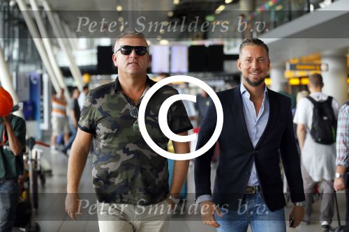 Schiphol 29 september 2014
Gordon met zijn nieuwe vriend Roelof v d Veen op schiphol voor vertrek naar Dubai voor opnames Goor en Geer met Gerard Joling.