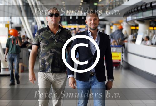 Schiphol 29 september 2014
Gordon met zijn nieuwe vriend Roelof v d Veen op schiphol voor vertrek naar Dubai voor opnames Goor en Geer met Gerard Joling.