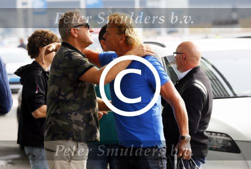 Schiphol 29 september 2014
Gordon met zijn nieuwe vriend Roelof v d Veen op schiphol voor vertrek naar Dubai voor opnames Goor en Geer met Gerard Joling.
