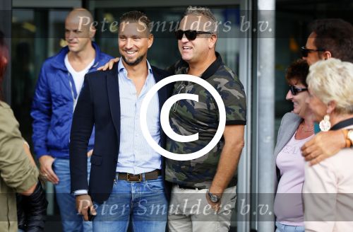 Schiphol 29 september 2014
Gordon met zijn nieuwe vriend Roelof v d Veen op schiphol voor vertrek naar Dubai voor opnames Goor en Geer met Gerard Joling.
