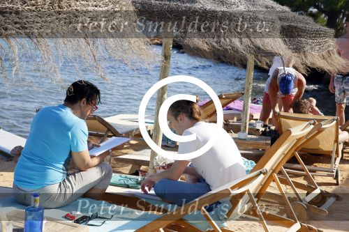 ibiza 27 september 2014
Afscheidsborrel trip sbs6 naar ibiza waar Kees Tol en kontrakt tekent samen met Remco v Westerloo. Guido Spek