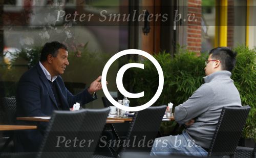 Amsterdam 8 oktober 2014
Henk ten Cate op terras bij v Dam