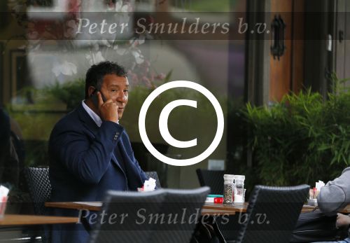Amsterdam 8 oktober 2014
Henk ten Cate op terras bij v Dam
