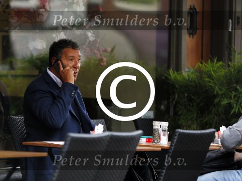 Amsterdam 8 oktober 2014
Henk ten Cate op terras bij v Dam