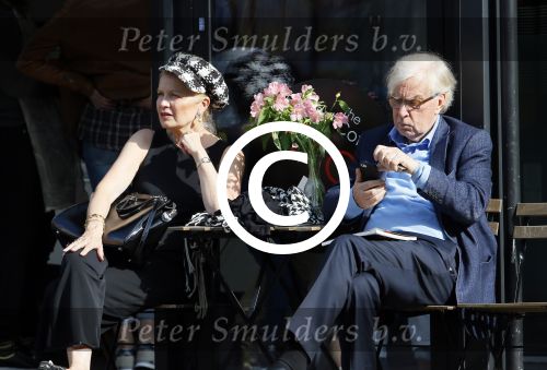 Amsterdam 4 oktober 2014
Henk v d Meijden en zijn vrouw Monica Strotman op terras in amstetrdam zuid.