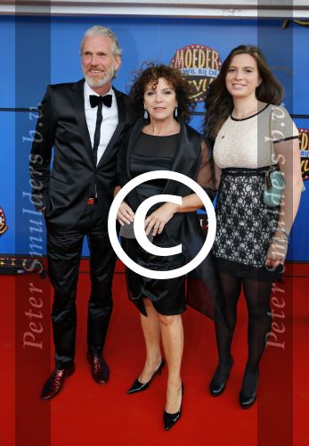 Utrecht 21 september 2014
Premiere moeder ik wil bij de revue in het beatrixtheater. Henriette Tol met man en dochter