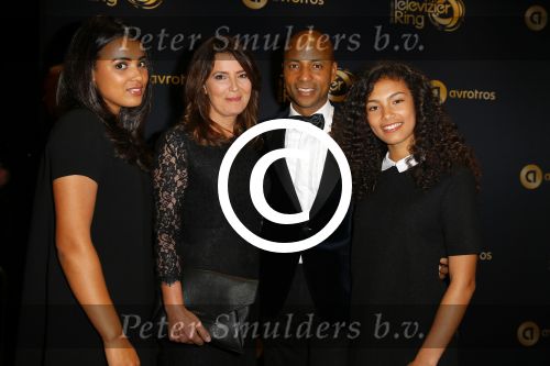 Amsterdam 16 oktober 2014
Uitreiking gouden televizierring in Carre. 
Humberto Tan met zijn gezin