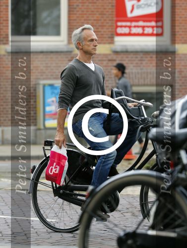 Amsterdam 1 oktober 2014
Jaap Jongbloed op de fiets in amsterdam zuid