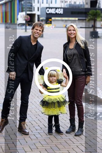 Amsterdam 5 oktober 2014
Premiere Maya de Bij in pathe arena. Jaap Kwakman met vrouw en dochter