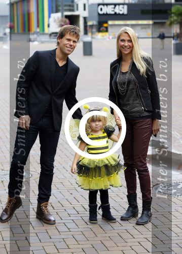 Amsterdam 5 oktober 2014
Premiere Maya de Bij in pathe arena. Jaap Kwakman met vrouw en dochter