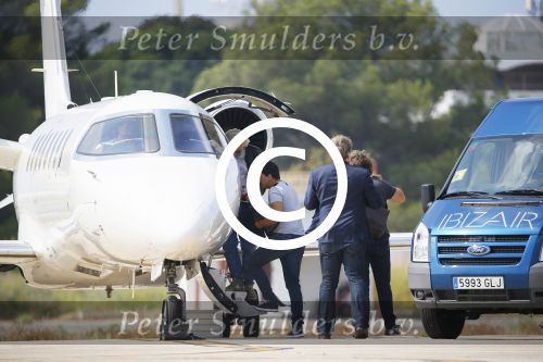 ibiza 26 september 2014
Opnames beste zanger van nederland bij hotel atzaro op ibiza. Rene Froger Jan Smit Xander de Buisonje Edsilia Rombley Andre Hazes jr vliegen daarna met prive vliegtuig naar Nederland