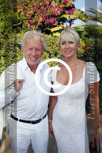 ibiza 26 september 2014
Trouwen Patty Brard en Antoine de Vijver bij babylon beach op ibiza. Jan en Monique des Bouvrie