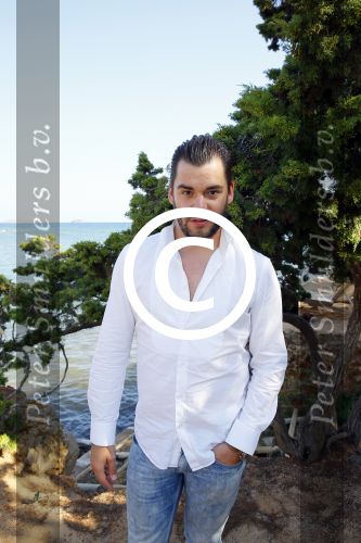 ibiza 27 september 2014
Afscheidsborrel trip sbs6 naar ibiza waar Kees Tol en kontrakt tekent samen met Remco v Westerloo. Janice