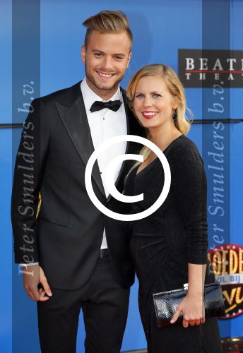 Utrecht 21 september 2014
Premiere moeder ik wil bij de revue in het beatrixtheater. Jim Bakkum en Bettina Holwerda zwanger