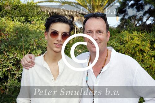 ibiza 26 september 2014
Trouwen Patty Brard en Antoine de Vijver bij babylon beach op ibiza.
Jochem v Gelder met zoon