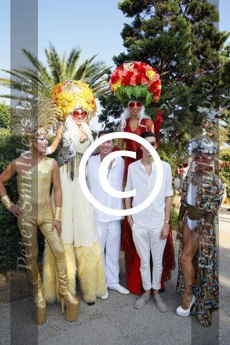 ibiza 26 september 2014
Trouwen Patty Brard en Antoine de Vijver bij babylon beach op ibiza.
Jochem v Gelder met zoon