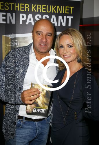 Amsterdam 14 oktober 2014
Boekpresentatie Esther Kreukniet en passant bij de oyster Club. John v d Heuvel