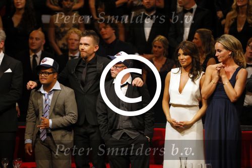 Amsterdam 16 oktober 2014
Uitreiking gouden televizierring in Carre. Johnny de Mol met zijn vriendin Shima
