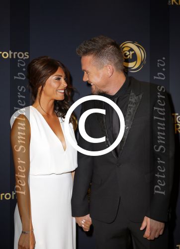 Amsterdam 16 oktober 2014
Uitreiking gouden televizierring in Carre. Johnny de Mol met zijn vriendin Shima