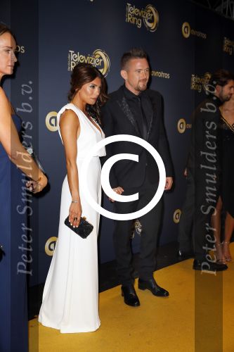 Amsterdam 16 oktober 2014
Uitreiking gouden televizierring in Carre. Johnny de Mol met zijn vriendin Shima