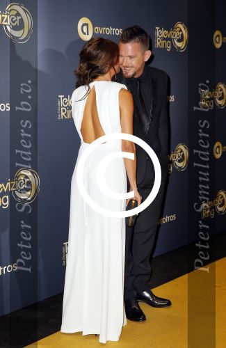 Amsterdam 16 oktober 2014
Uitreiking gouden televizierring in Carre. Johnny de Mol met zijn vriendin Shima
