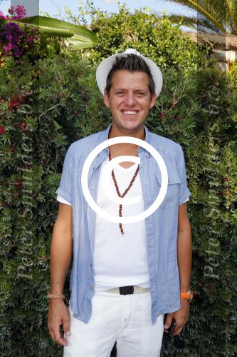 ibiza 26 september 2014
Trouwen Patty Brard en Antoine de Vijver bij babylon beach op ibiza. Kees Tol