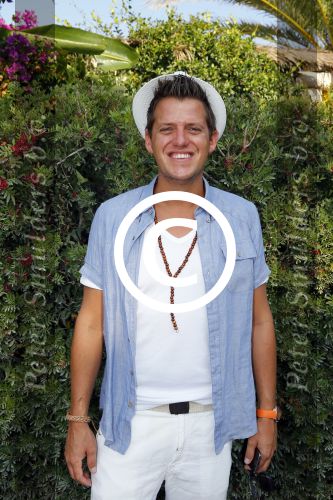 ibiza 26 september 2014
Trouwen Patty Brard en Antoine de Vijver bij babylon beach op ibiza. Kees Tol