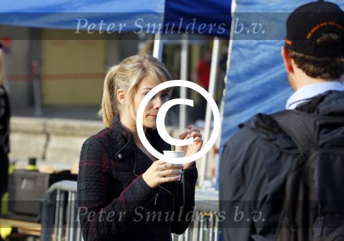 Amsterdam 30 september 2014
Kelly Kruger, Darin Brooks, Kim Matula, Scott Clifton, Ashleigh Brewer en Ferry Doedens uit de Amerikaanse soapserie The Bold and the Beautiful tijdens opnames op de dam in Amsterdam.