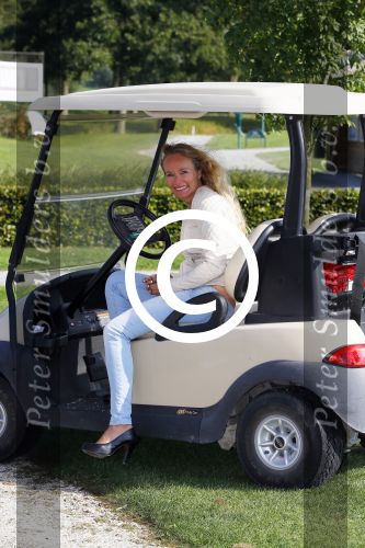 Dronten 22 september 2014
Golfwedstrijd voor stichting pijn tegen kanker van Ernst daniel Smid op de golfbaan van Dronten. Laura Akkerman
