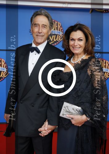 Utrecht 21 september 2014
Premiere moeder ik wil bij de revue in het beatrixtheater.
Liz Snoijink met man