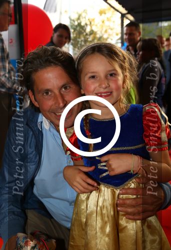 Bussum, 27 September 2014
Premiere Sneeuwwitje in \'t Spant in Bussum
Lodewijk Hoekstra met zijn dochtertje Diese Hoekstra