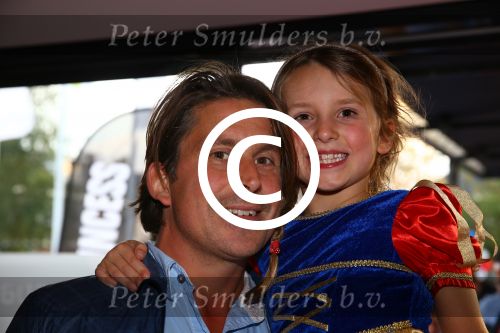 Bussum, 27 September 2014
Premiere Sneeuwwitje in \'t Spant in Bussum
Lodewijk Hoekstra met zijn dochtertje Diese Hoekstra