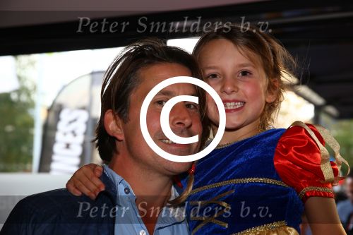 Bussum, 27 September 2014
Premiere Sneeuwwitje in \'t Spant in Bussum
Lodewijk Hoekstra met zijn dochtertje Diese Hoekstra