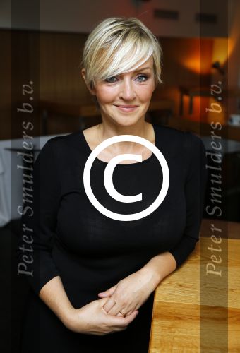 Amsterdam 14 oktober 2014
Boekpresentatie Esther Kreukniet en passant bij de oyster Club. Lone v Roosendaal
