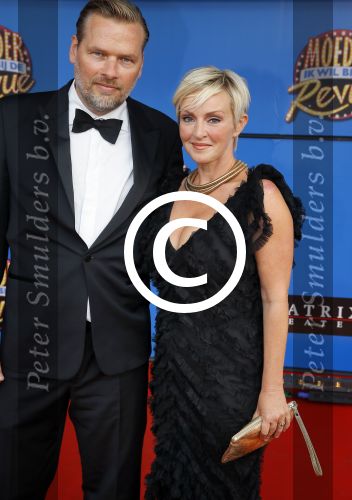 Utrecht 21 september 2014
Premiere moeder ik wil bij de revue in het beatrixtheater. Lone v Roosendaal met man