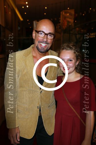 Amsterdam 20 oktober 2014
Premiere alles went behalve een vent in nieuwe de la mar.
Maik de Boer met nichtje