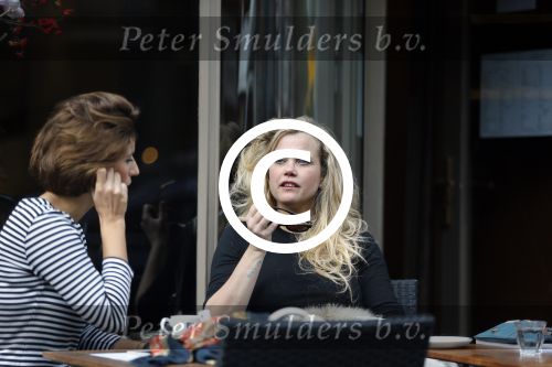 Amsterdam 15 oktober 2014
Maria Kooistra op terras met Kristina Bozilovic voor intervieuw in de talkies