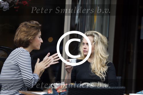 Amsterdam 15 oktober 2014
Maria Kooistra op terras met Kristina Bozilovic voor intervieuw in de talkies