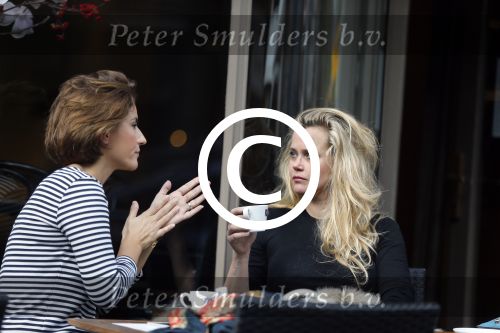 Amsterdam 15 oktober 2014
Maria Kooistra op terras met Kristina Bozilovic voor intervieuw in de talkies