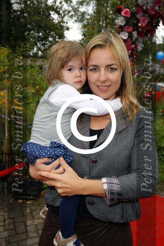 Amsterdam 8 0ktober 2014
Mama van het jaar verkieizing. Marianne Thieme met dochter