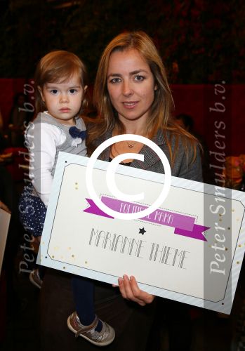 Amsterdam 8 0ktober 2014
Mama van het jaar verkieizing. Marianne Thieme met dochter
